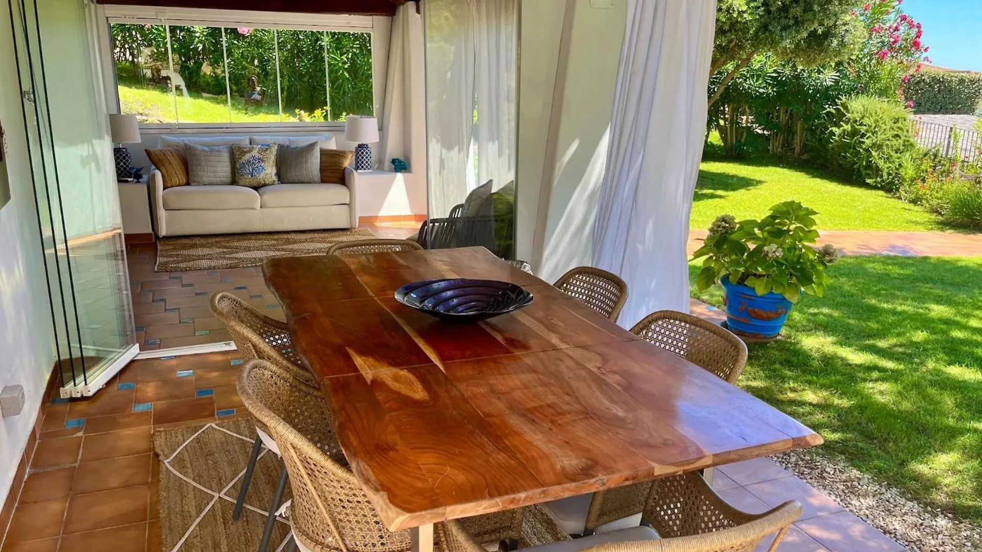 Villa Con Piscina E Vista Mare Tanaunella Holiday home