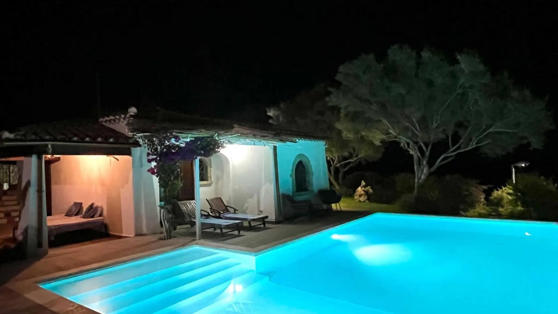 Villa Con Piscina E Vista Mare Tanaunella 0*,