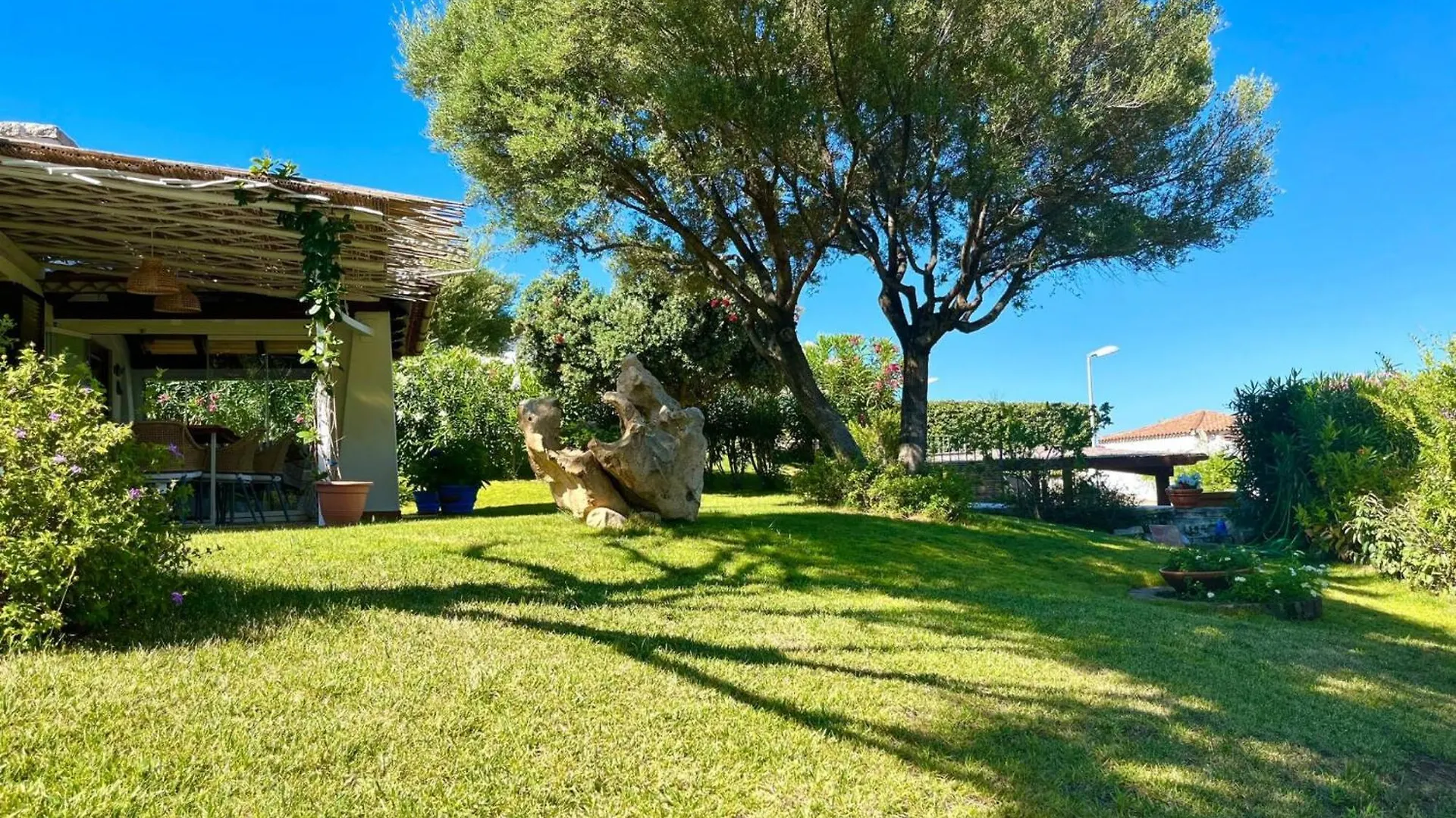 Villa Con Piscina E Vista Mare Tanaunella Italy