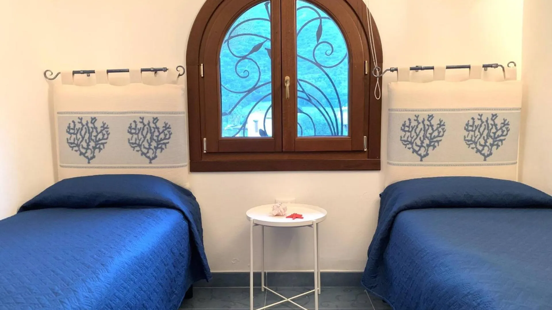 Villa Con Piscina E Vista Mare Tanaunella