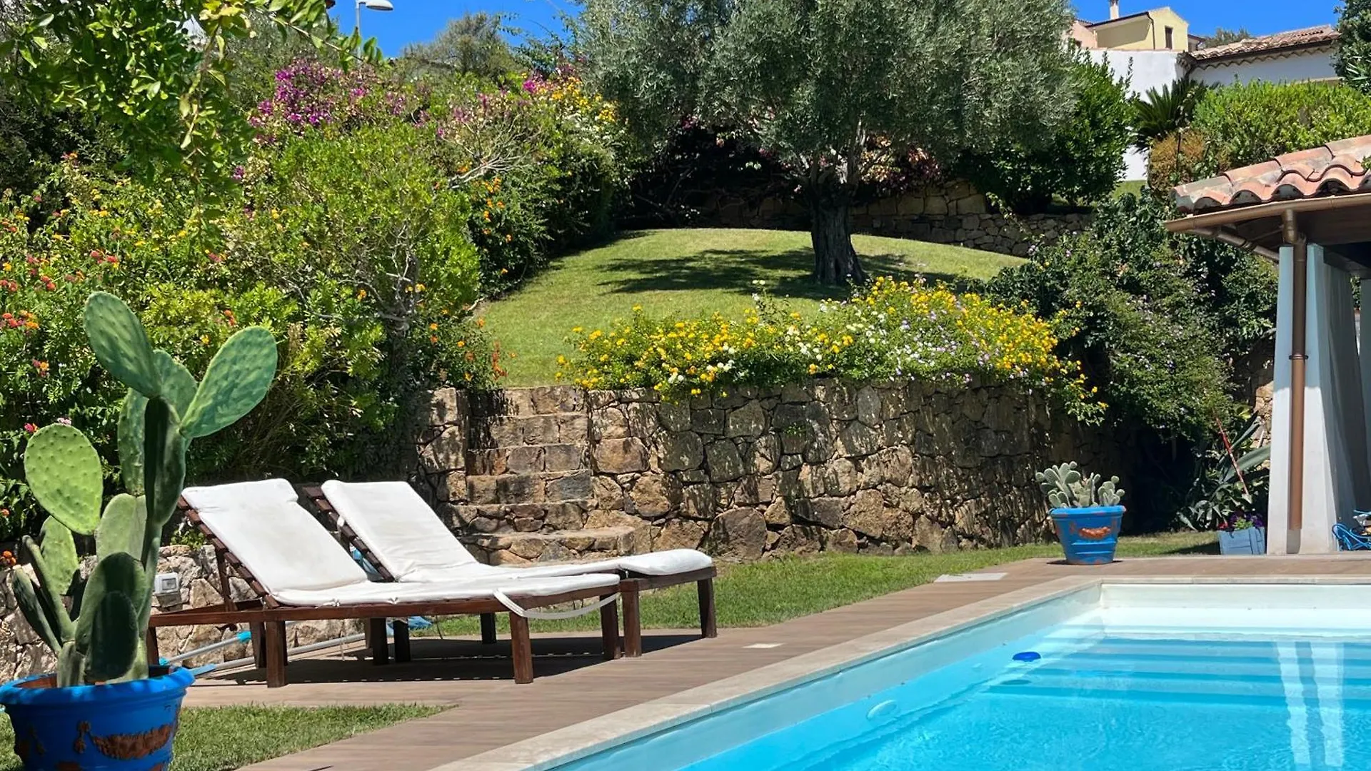 Villa Con Piscina E Vista Mare Tanaunella